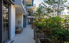 Outstanding V&A Marina Waterfront Apartment