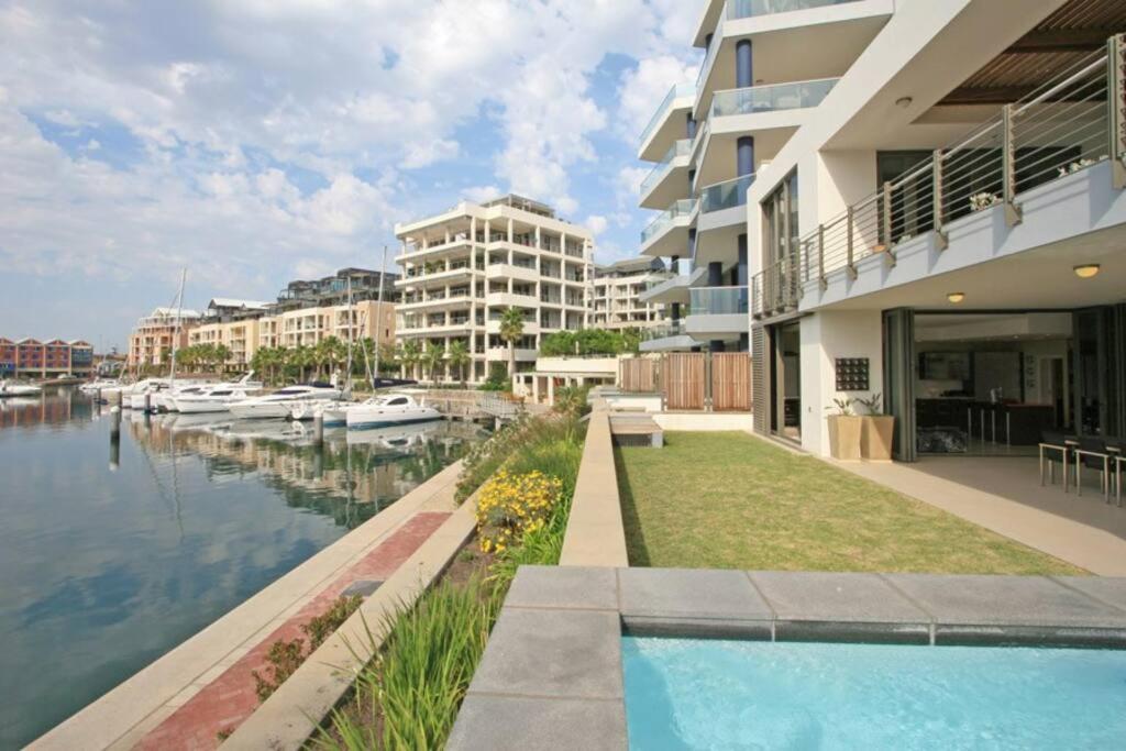Outstanding V&A Marina Waterfront Apartment Cape Town Exterior photo