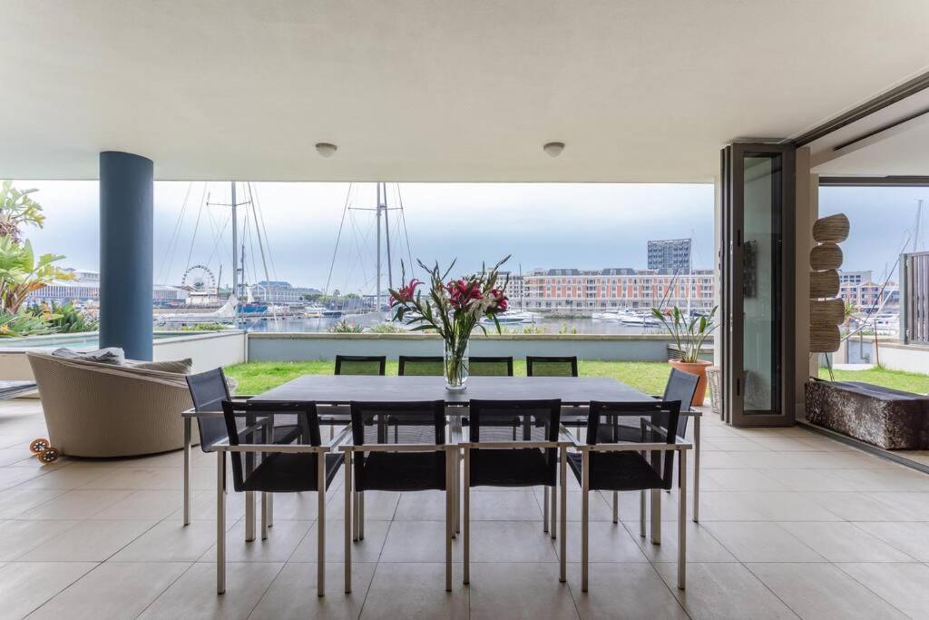 Outstanding V&A Marina Waterfront Apartment Cape Town Exterior photo